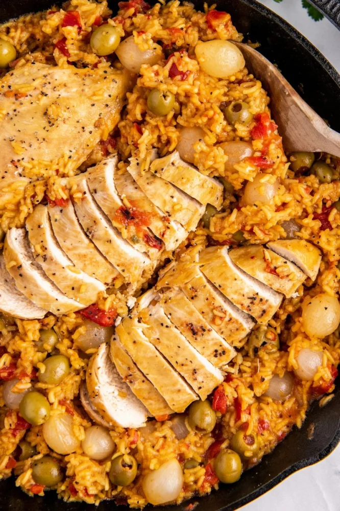 Easy Spanish Chicken and Rice Skillet Recipe for Flavorful Weeknight Meals