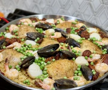 Spanish Paella Recipe for Large Groups and Gatherings