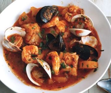 Traditional Spanish Seafood with Fresh Tomato Base Recipe Guide