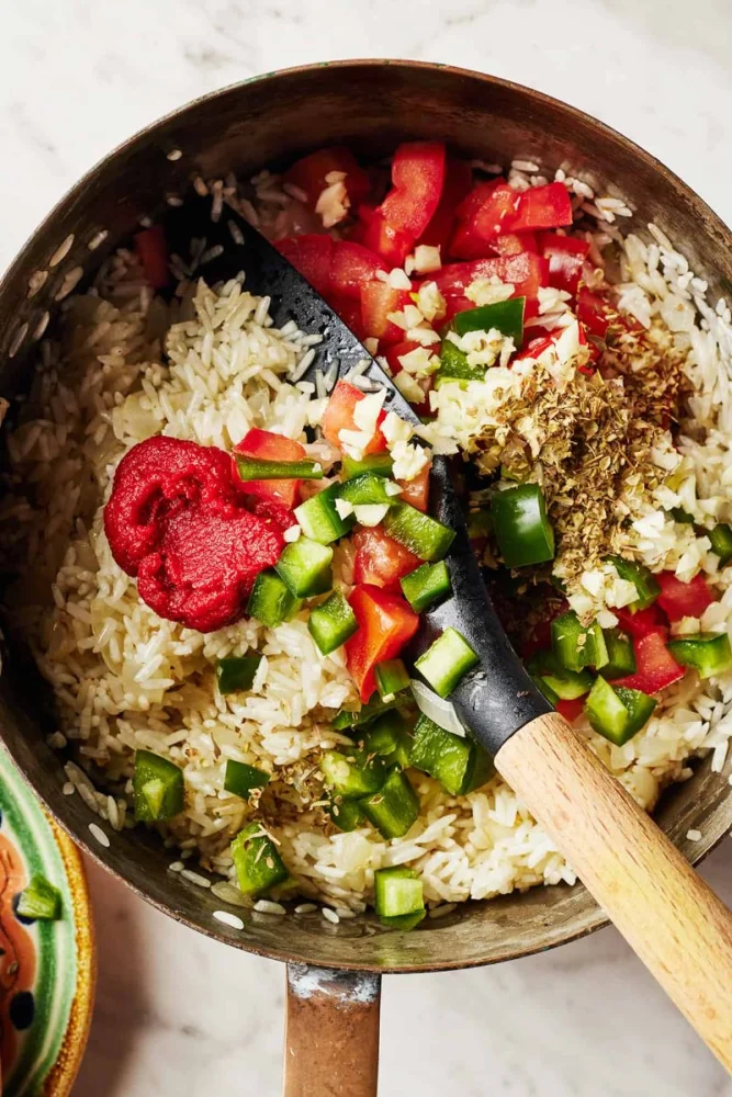 Easy Spanish Rice with Tomatoes and Garlic Recipe