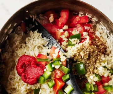 Easy Spanish Rice with Tomatoes and Garlic Recipe
