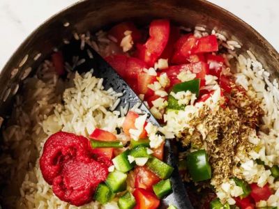 Easy Spanish Rice with Tomatoes and Garlic Recipe