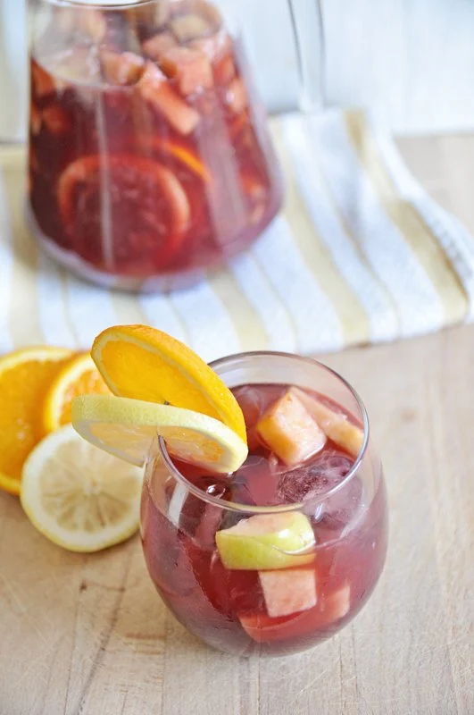 Easy Spanish Sangria with Sparkling Water Recipe Guide