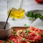 Easy Spanish Pan con Tomate with Rustic Bread Recipe Guide