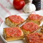 Easy Spanish Pan con Tomate with Rustic Bread