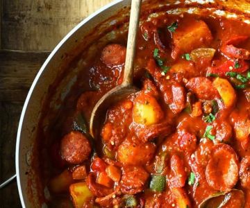 Authentic Spanish Sausage and Potato Stew: A Hearty Traditional Recipe
