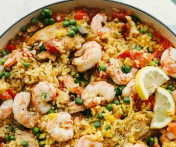 Authentic Spanish Paella with Chicken and Shrimp Recipe Guide
