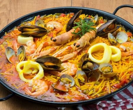 Easy Spanish Paella with Minimal Ingredients Recipe Guide