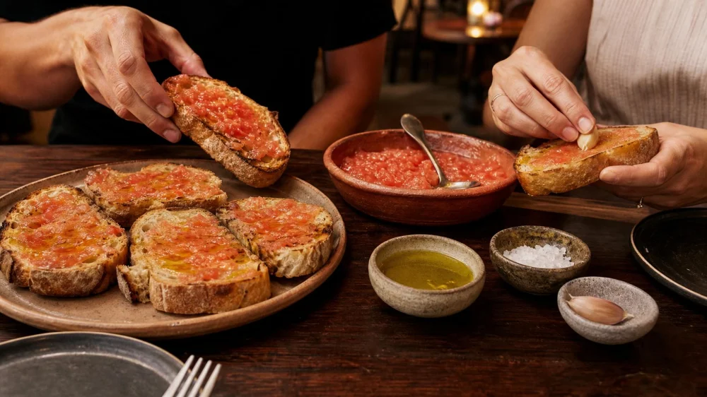 Pan con Tomate Guide: Order, Assemble, and Share